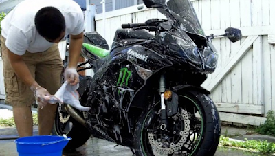 10 Cara Mudah!! Mencuci Sepeda Motor “Agar Hasilnya Optimal”